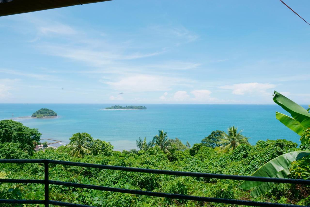 The View Padang, Amazing View, 8 Mins Mentawai Fast Ferry, Cold Beer,Close To Restaurants פדאנג מראה חיצוני תמונה