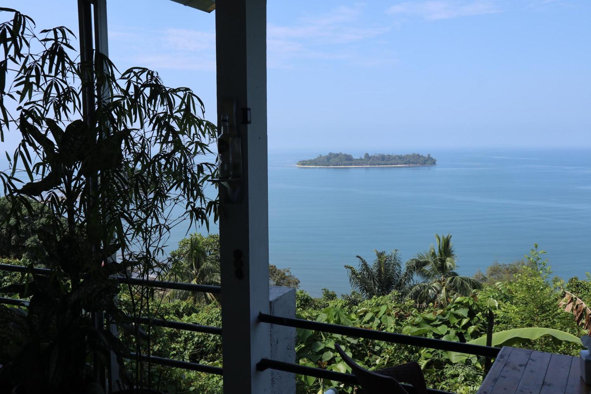 The View Padang, Amazing View, 8 Mins Mentawai Fast Ferry, Cold Beer,Close To Restaurants פדאנג מראה חיצוני תמונה