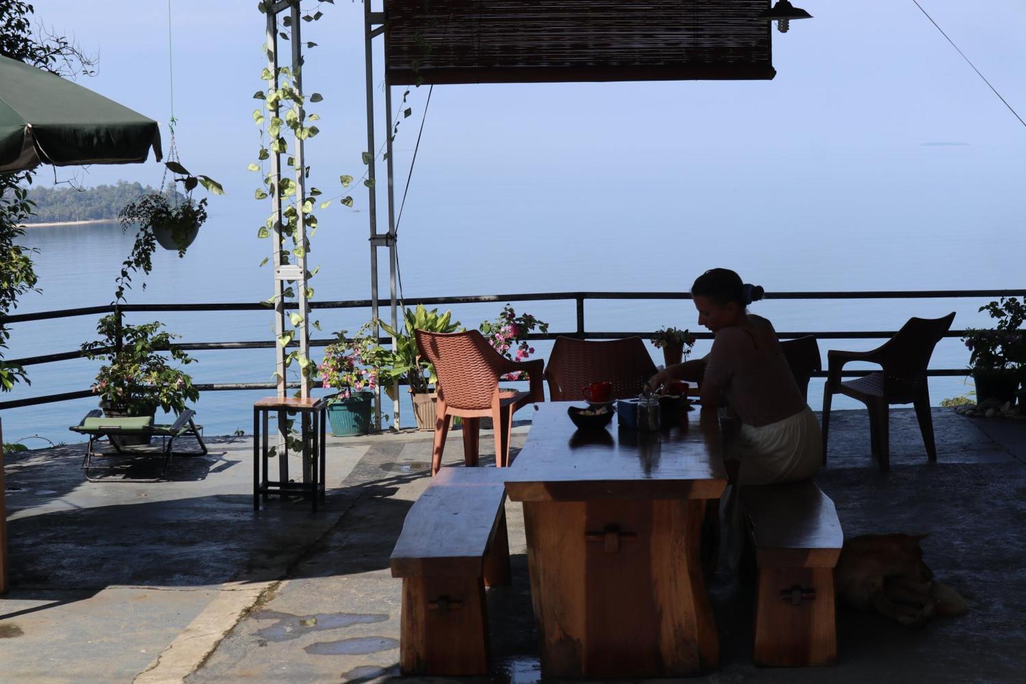 The View Padang, Amazing View, 8 Mins Mentawai Fast Ferry, Cold Beer,Close To Restaurants פדאנג מראה חיצוני תמונה