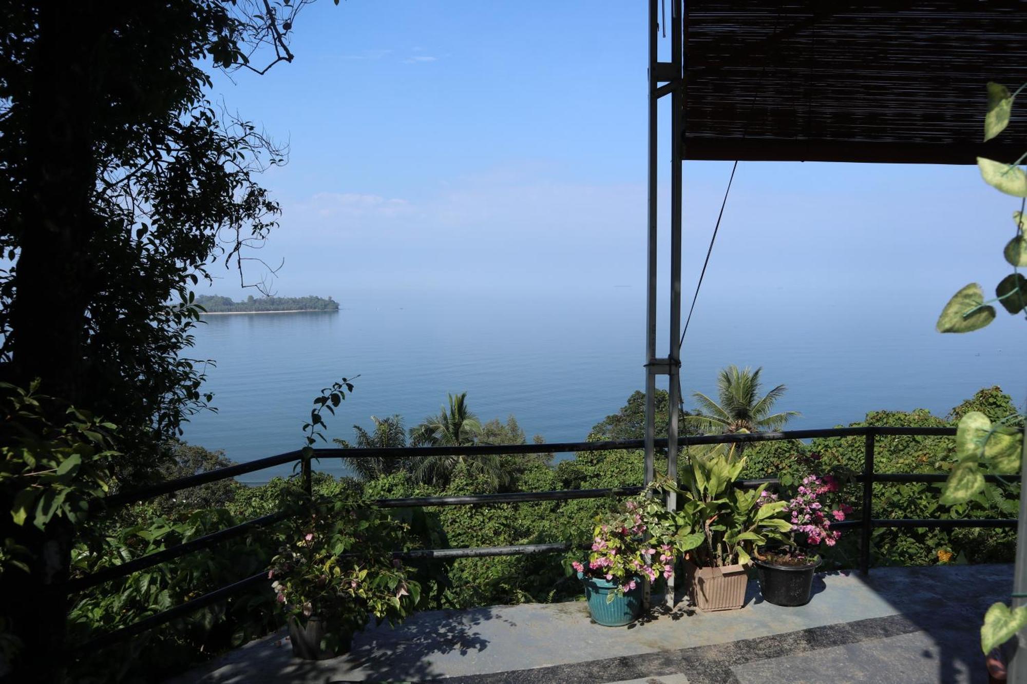 The View Padang, Amazing View, 8 Mins Mentawai Fast Ferry, Cold Beer,Close To Restaurants פדאנג מראה חיצוני תמונה