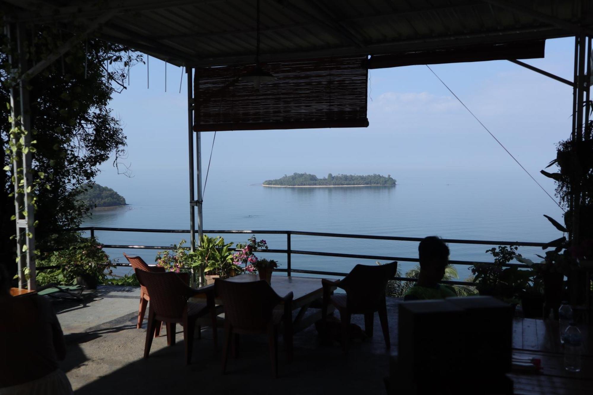 The View Padang, Amazing View, 8 Mins Mentawai Fast Ferry, Cold Beer,Close To Restaurants פדאנג מראה חיצוני תמונה
