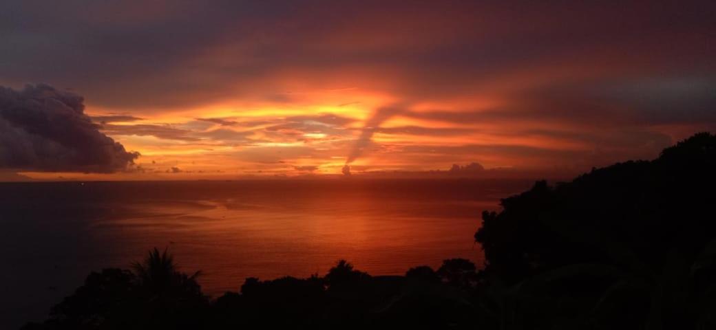 The View Padang, Amazing View, 8 Mins Mentawai Fast Ferry, Cold Beer,Close To Restaurants פדאנג מראה חיצוני תמונה
