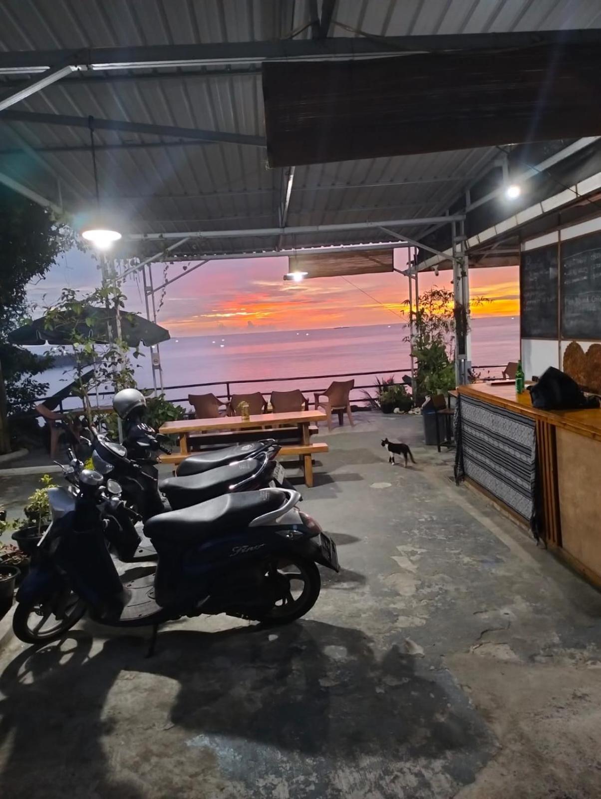 The View Padang, Amazing View, 8 Mins Mentawai Fast Ferry, Cold Beer,Close To Restaurants פדאנג מראה חיצוני תמונה
